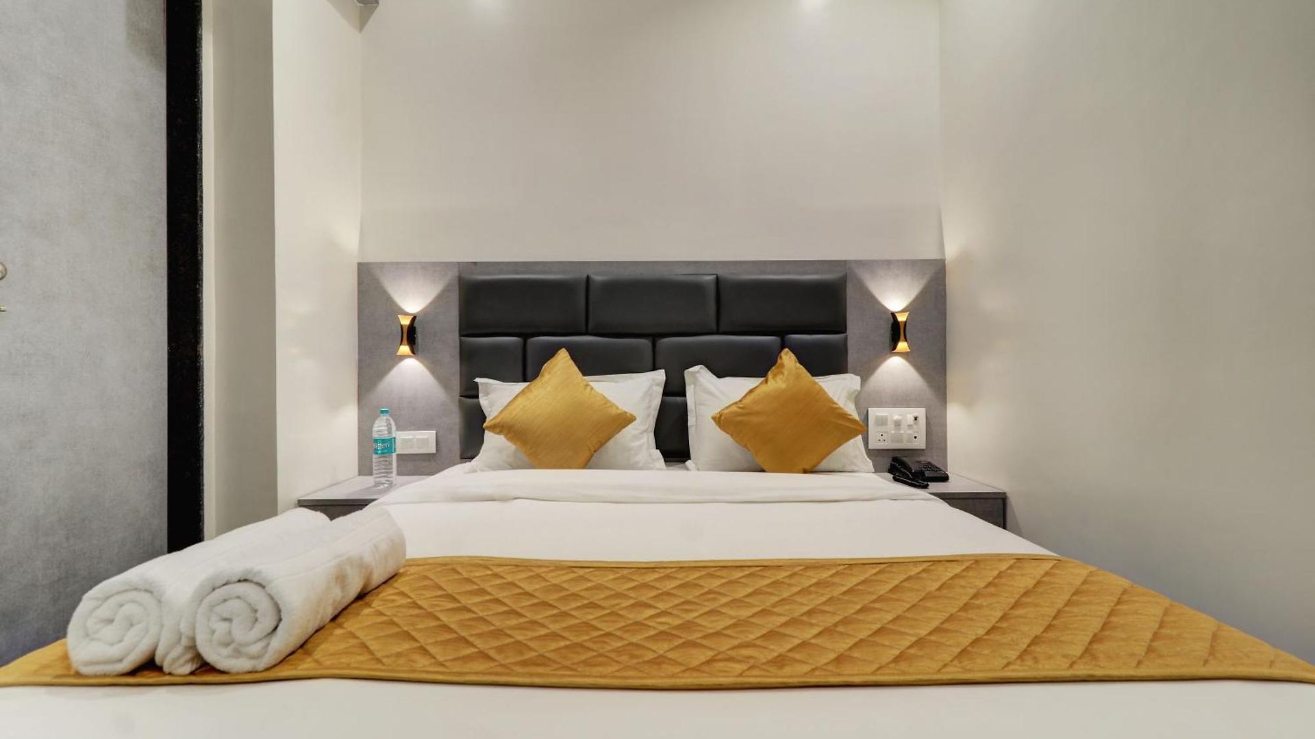 Enigma Hotel 3*