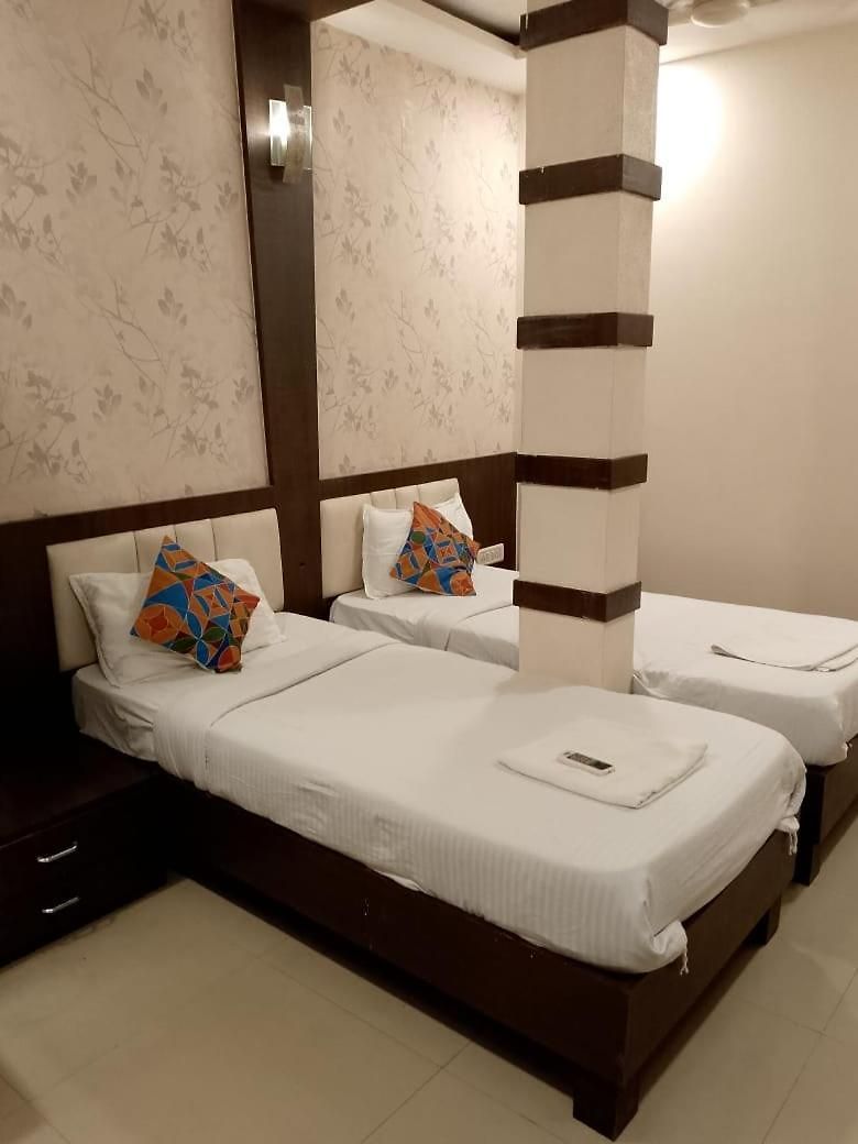 Airport-intl Airport Near To Airport & Bkc Us Consulate Guest house 2*