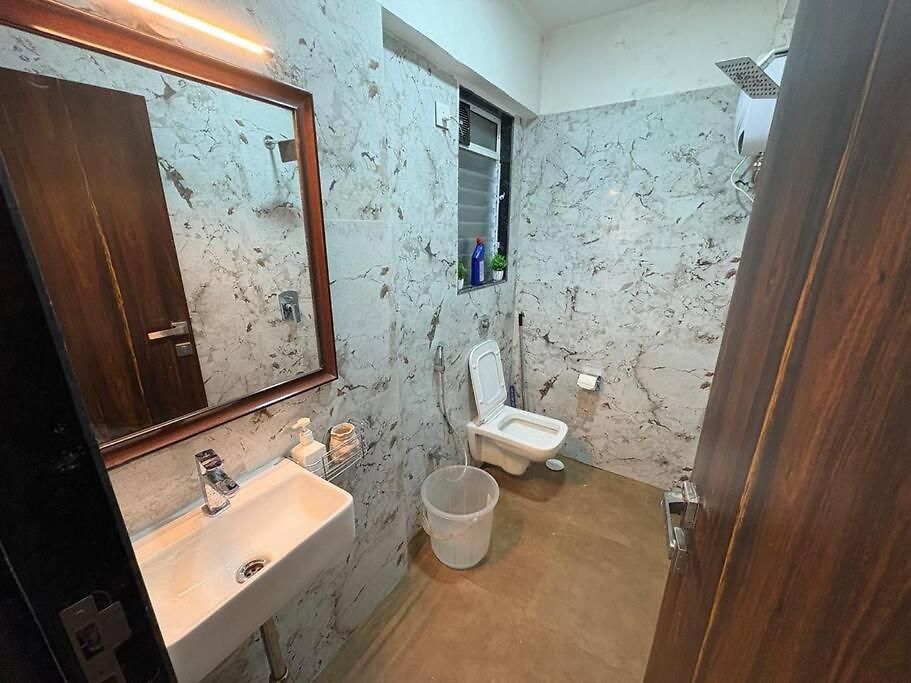 Modern 1bhk Retreat At Waroda Road, Bandra 203 Apartment *