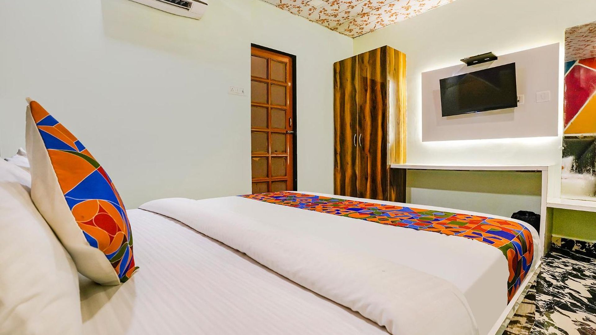 Hotel Via Twigo 3*