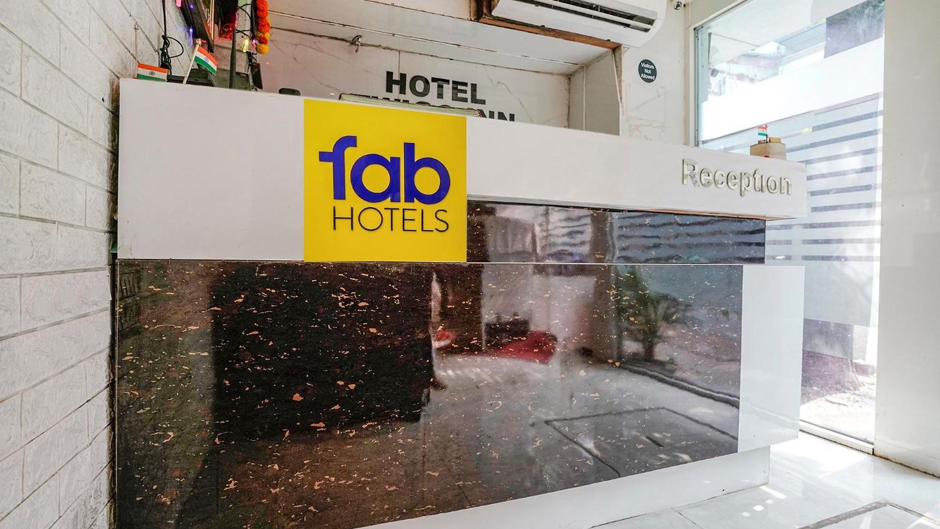 Hotel Via Twigo 3*