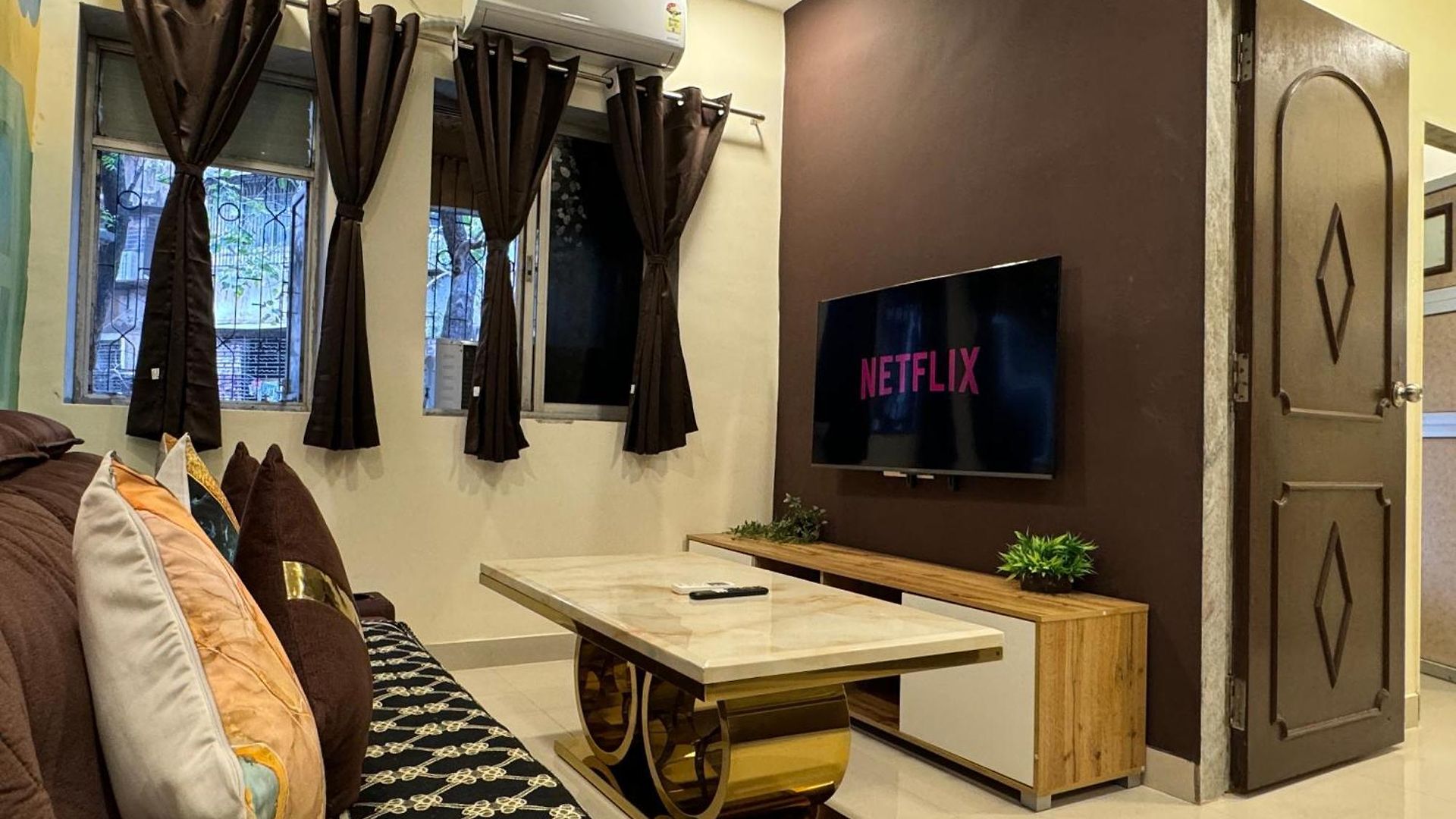Osi Kurla West Apartment *