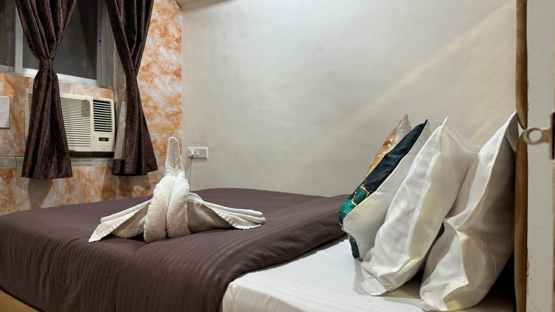 Osi Kurla West Apartment Mumbai