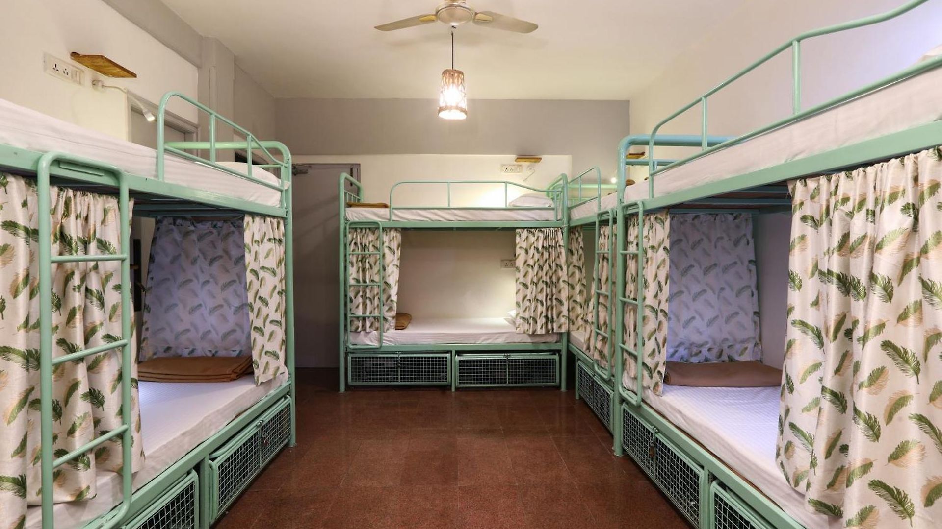 Hostel Mantra *