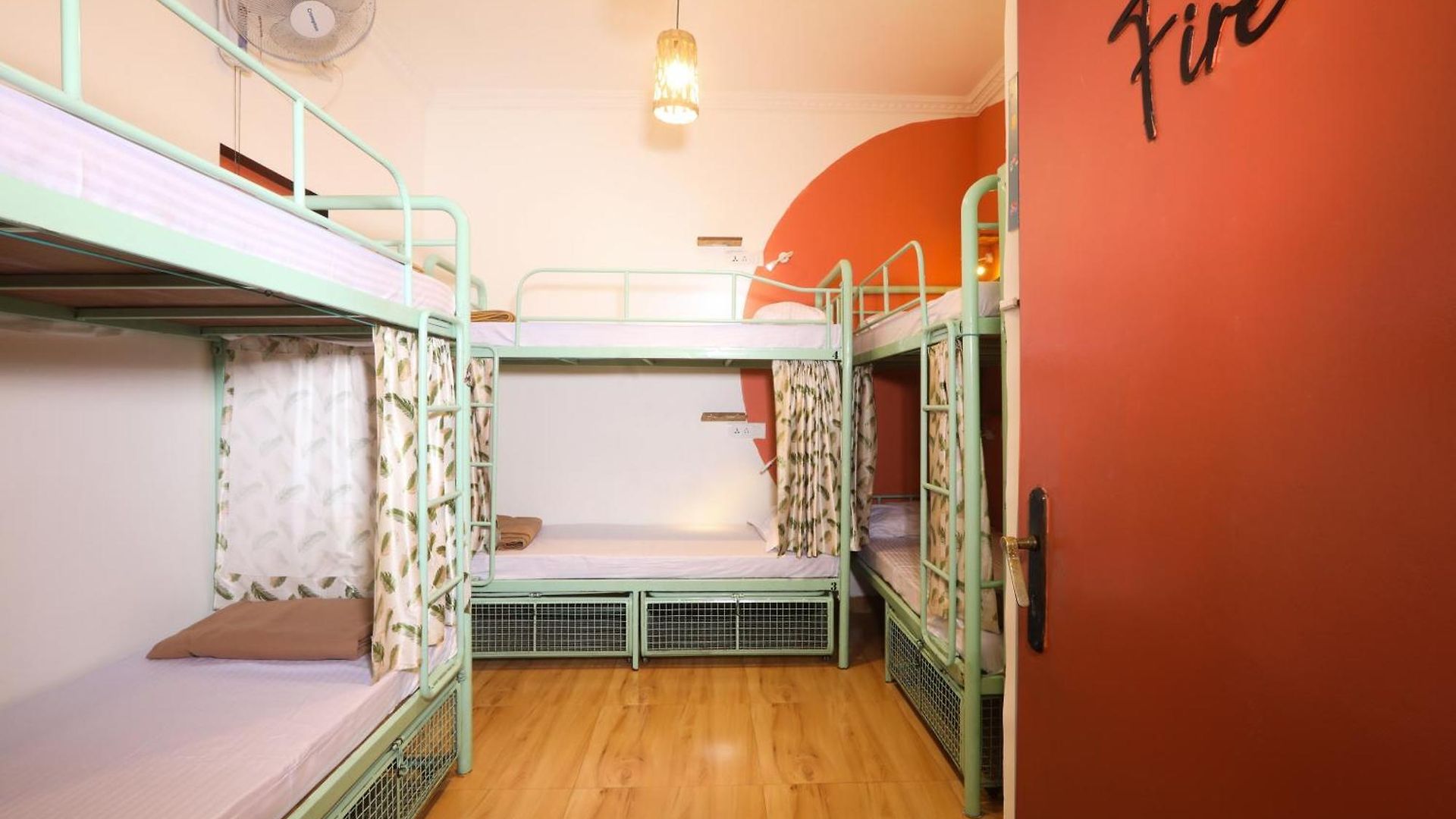 Hostel Mantra Mumbai