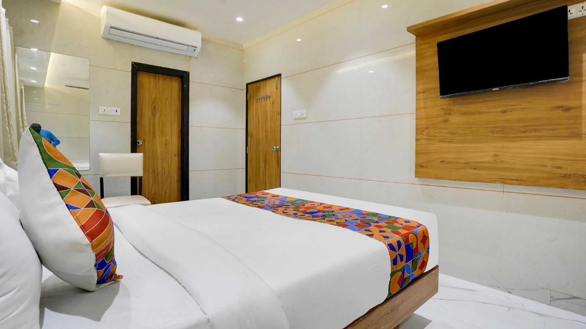 Hotel Via Rr Residency - Near Bkc Mumbai