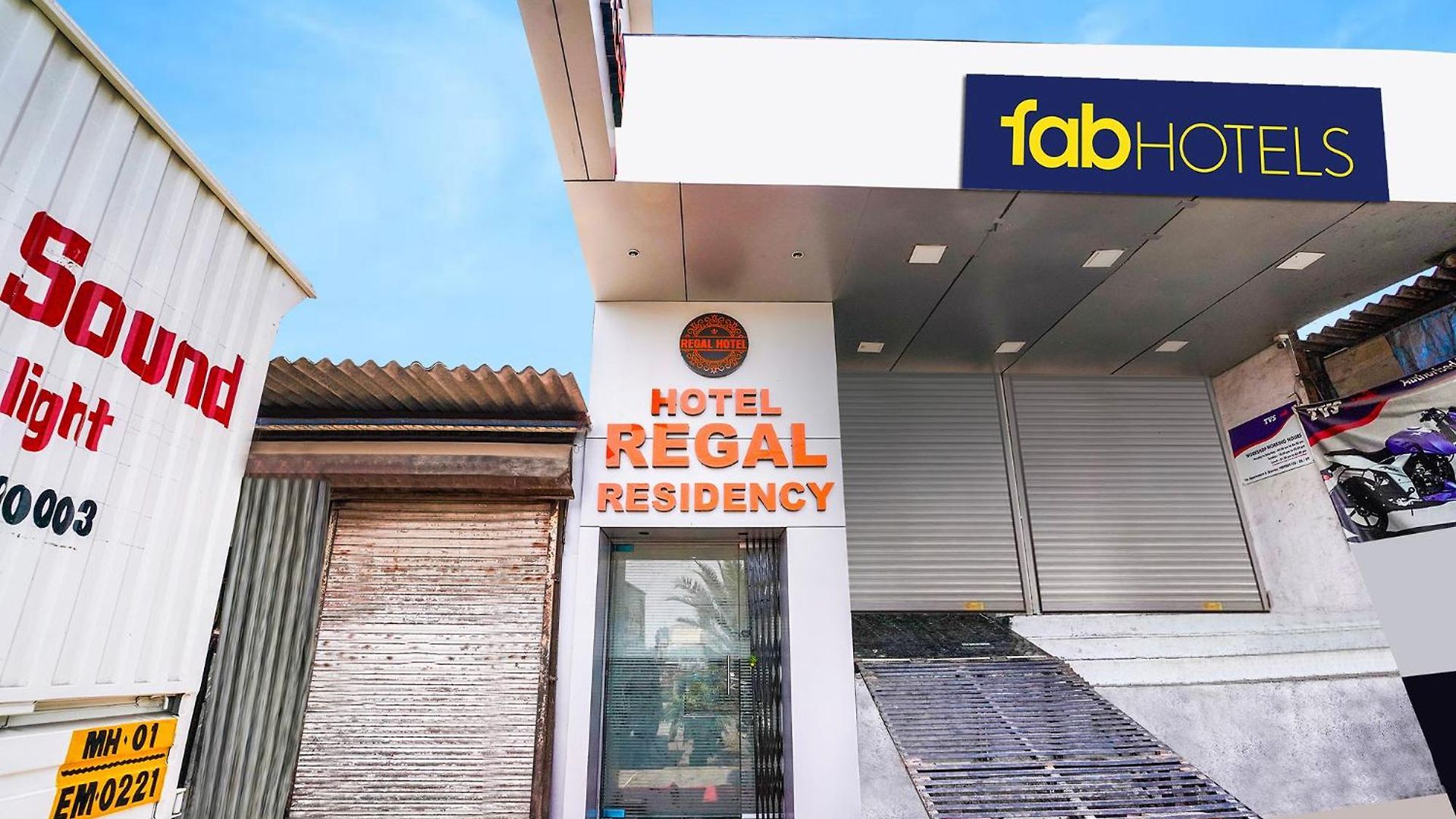 Hotel Via Rr Residency - Near Bkc