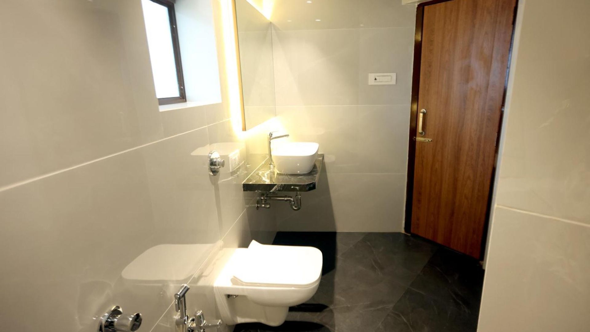 Host International Marol Hotel