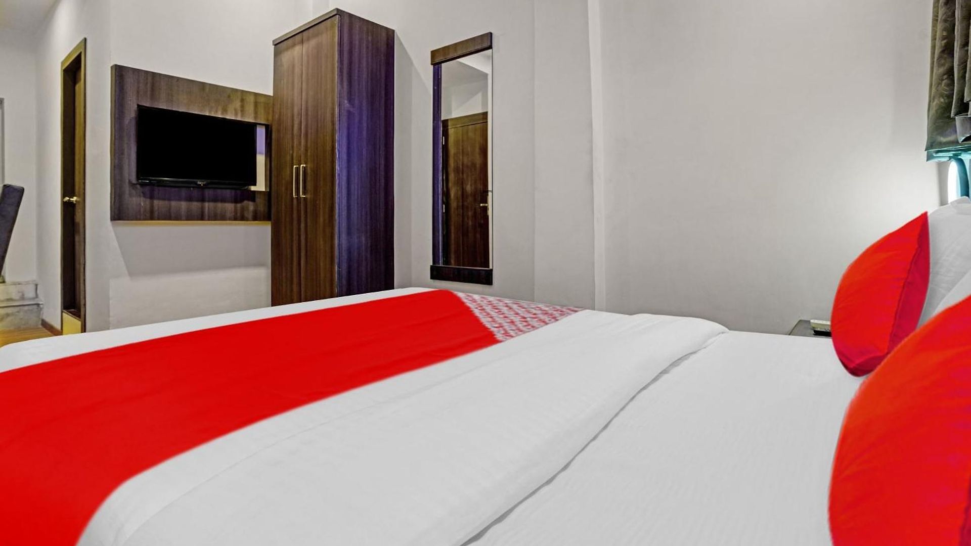 O Sunrise Hotel Mumbai