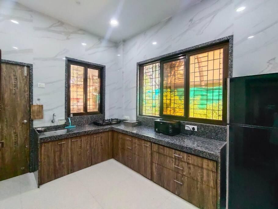 Gk House 5bhk Pvt Pool Mumbai