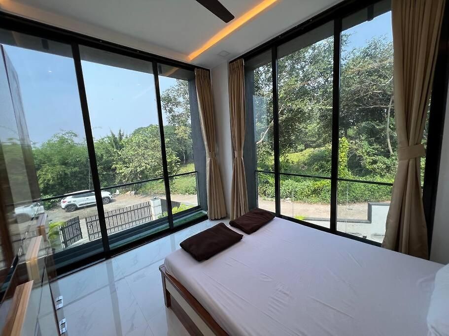 Stayhaven Starmount 4bhk & Pool