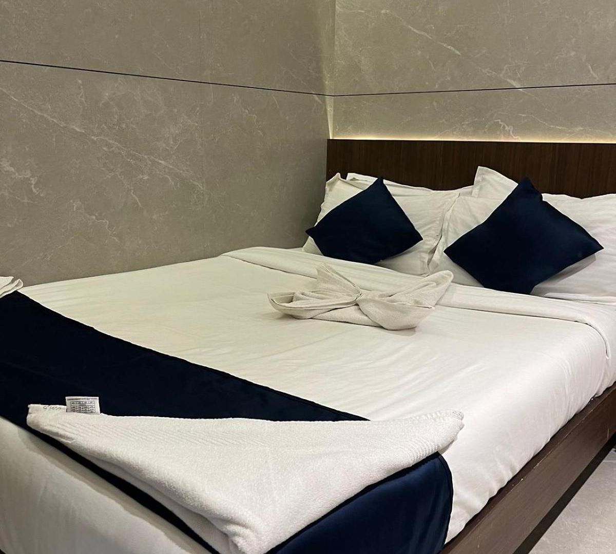 Guest house Woodland Near Dadar Railway Station