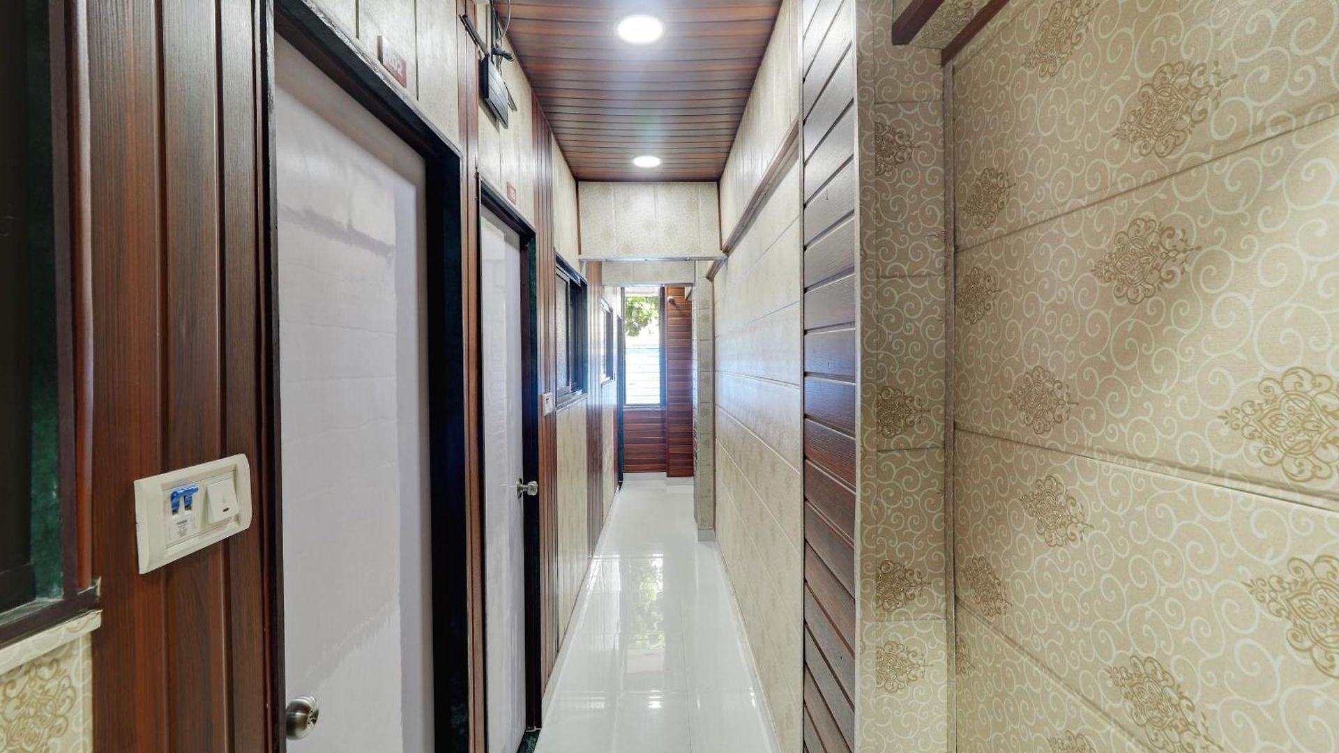 Hotel Ab Residency Near Kokilaben Dhirubhai Ambani Hospital Andheri West 3*