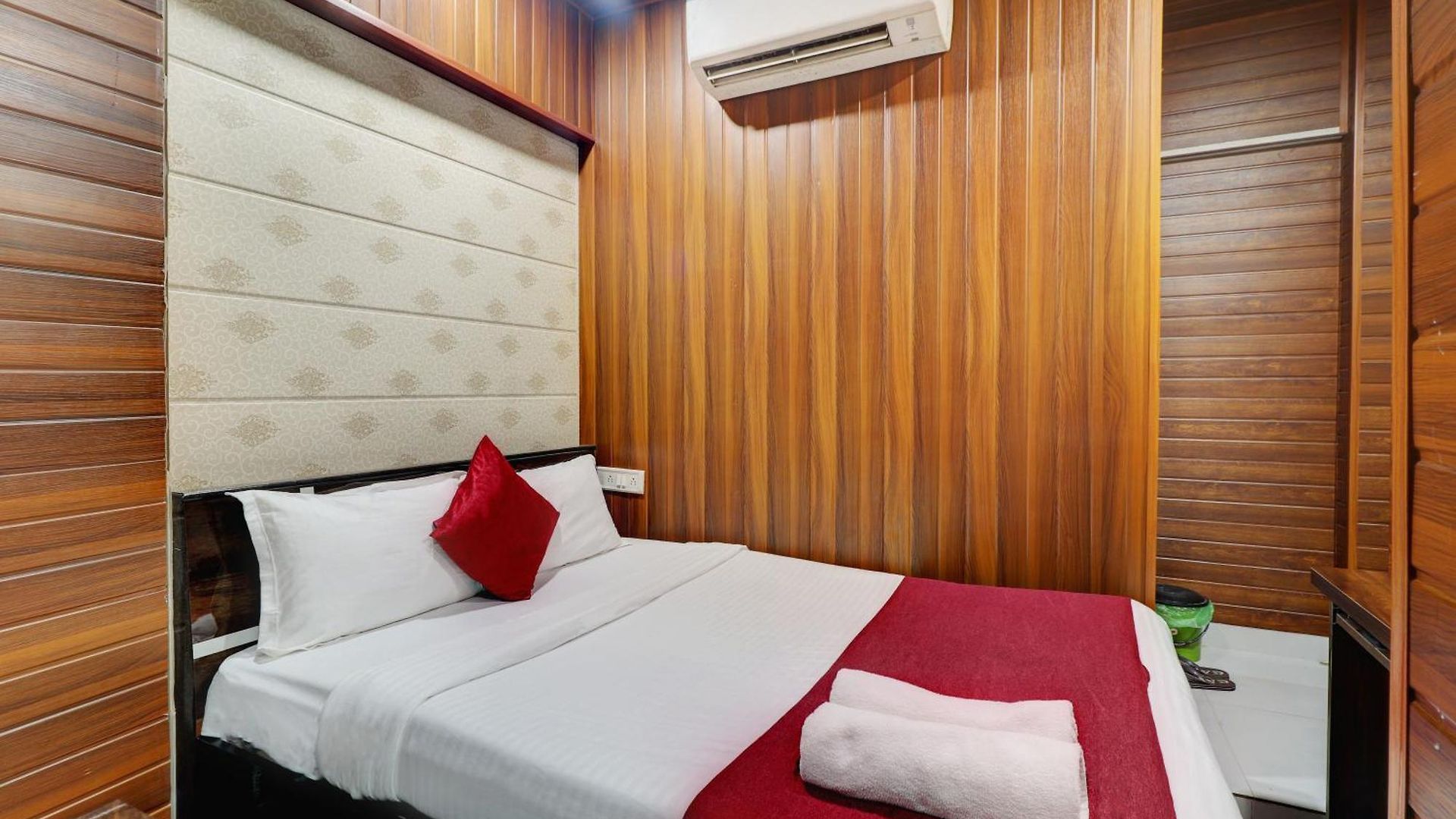 Hotel Ab Residency Near Kokilaben Dhirubhai Ambani Hospital Andheri West 3*