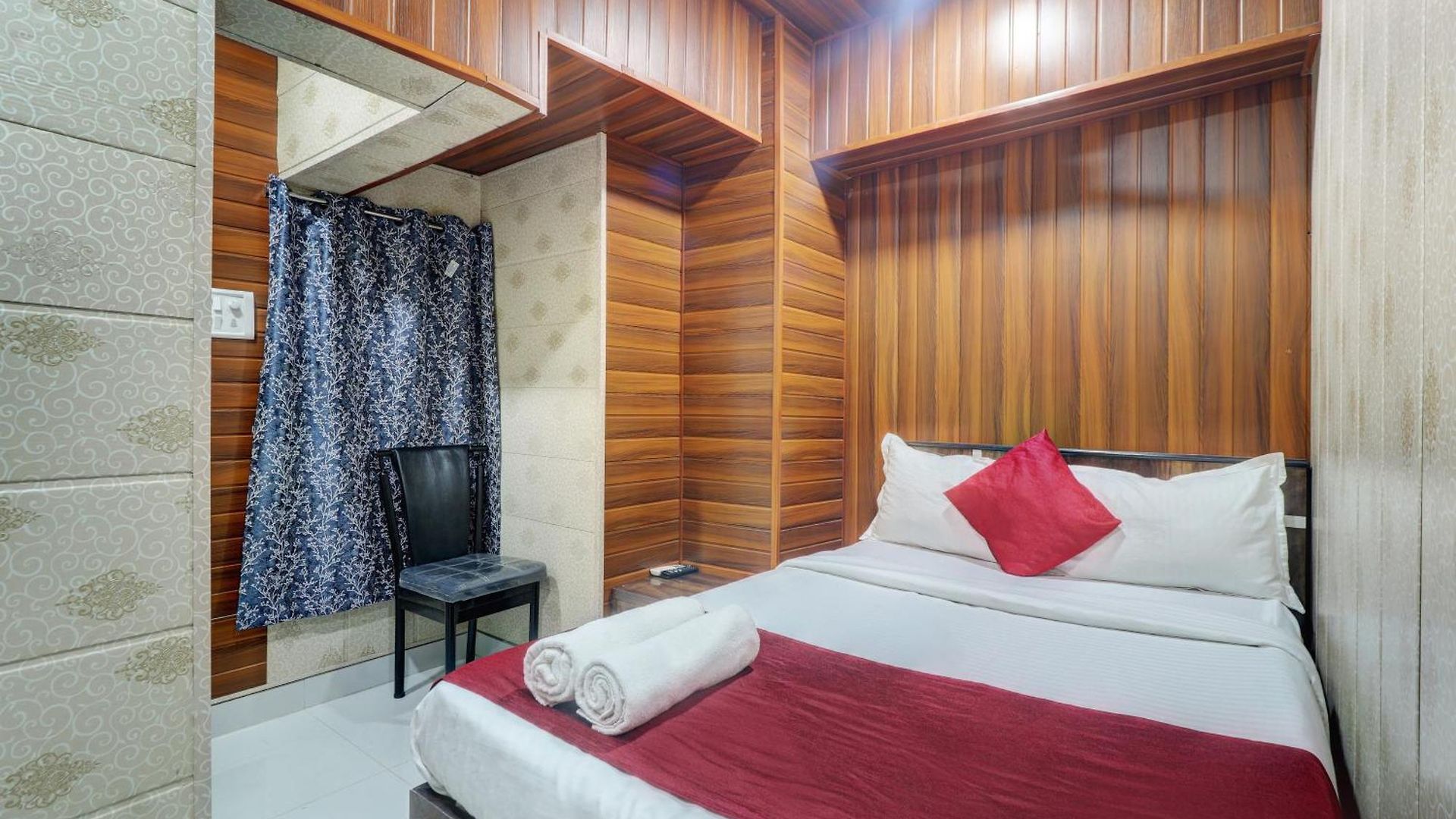 Ab Residency Near Kokilaben Dhirubhai Ambani Hospital Andheri West 3*