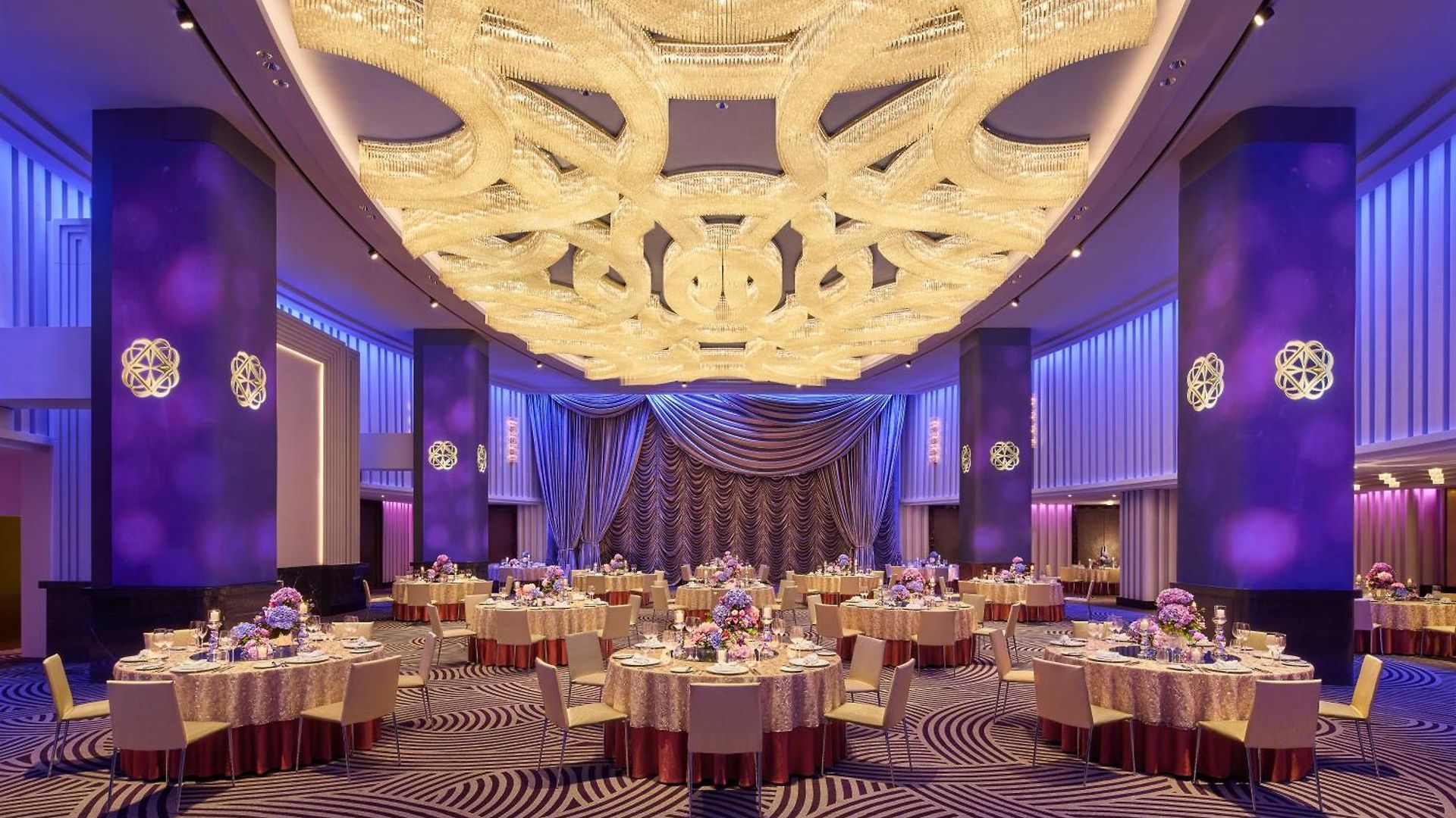 Grand Hyatt And Residences Hotel