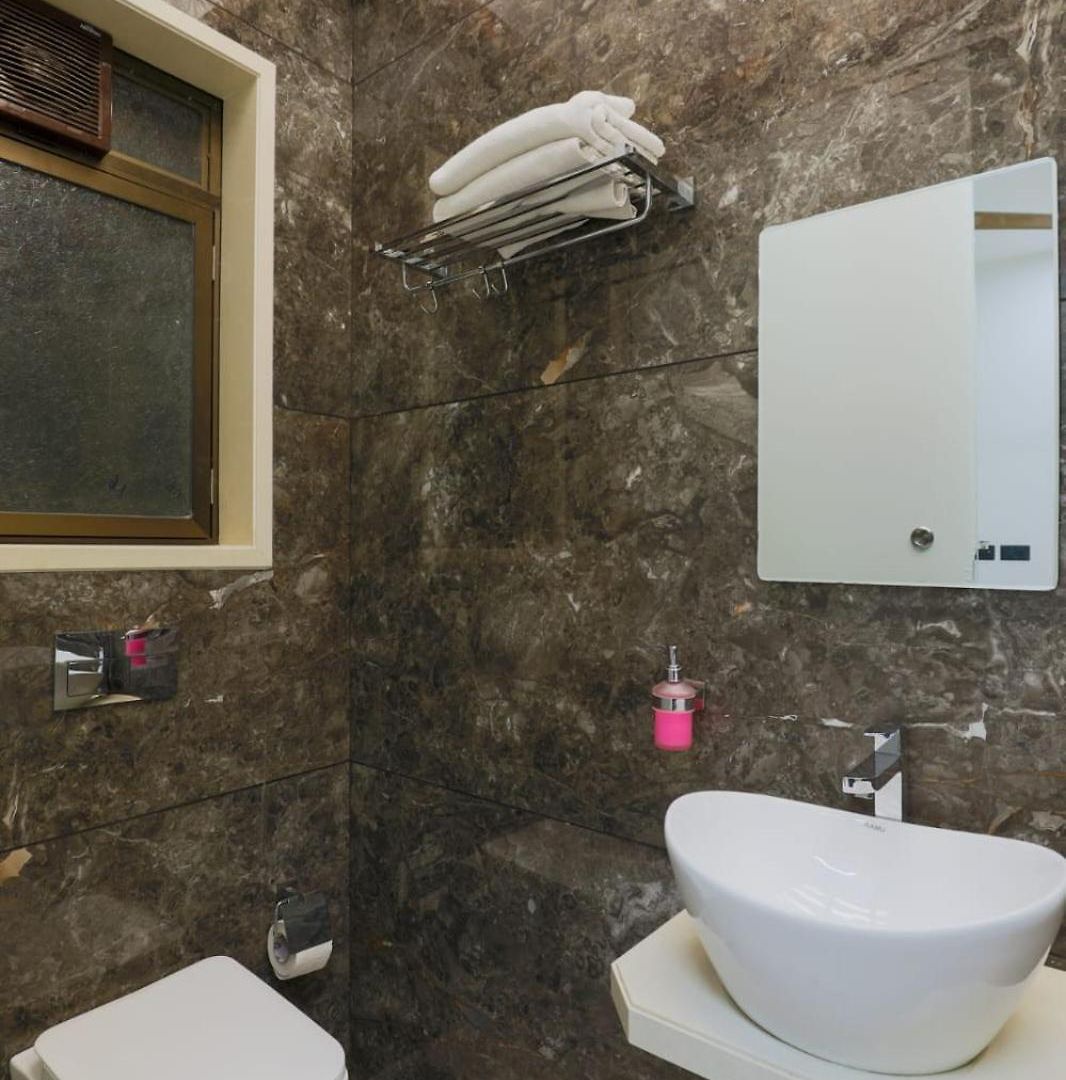 The Cattleya 3*