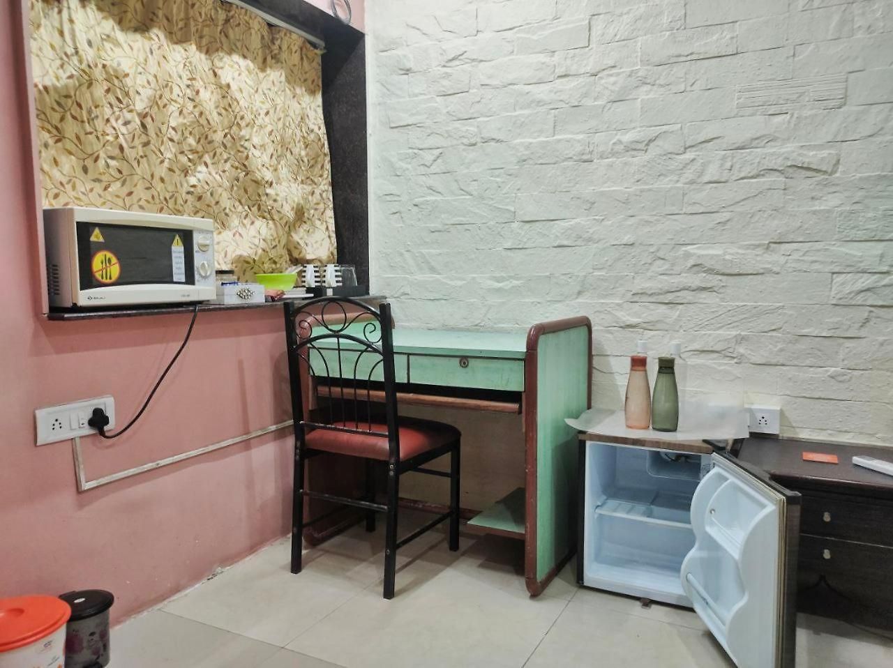 Ivory Room, Ac, Smart Tv, Ensuite, Independent Homestay *