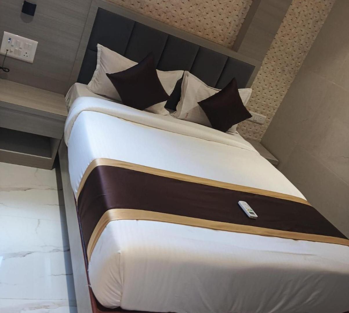 Regal Residency 3*