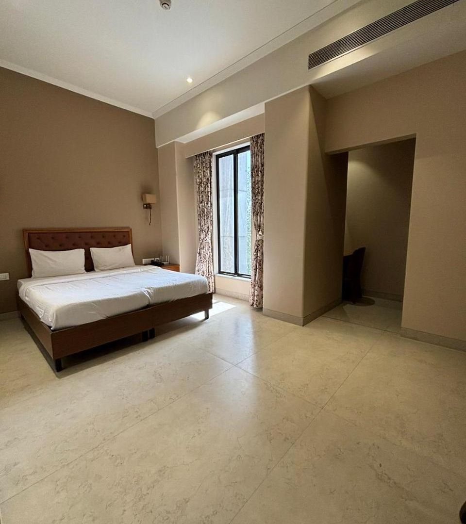 Hotel Shelter - Formerly Known As Fisco The Hub Link Mumbai