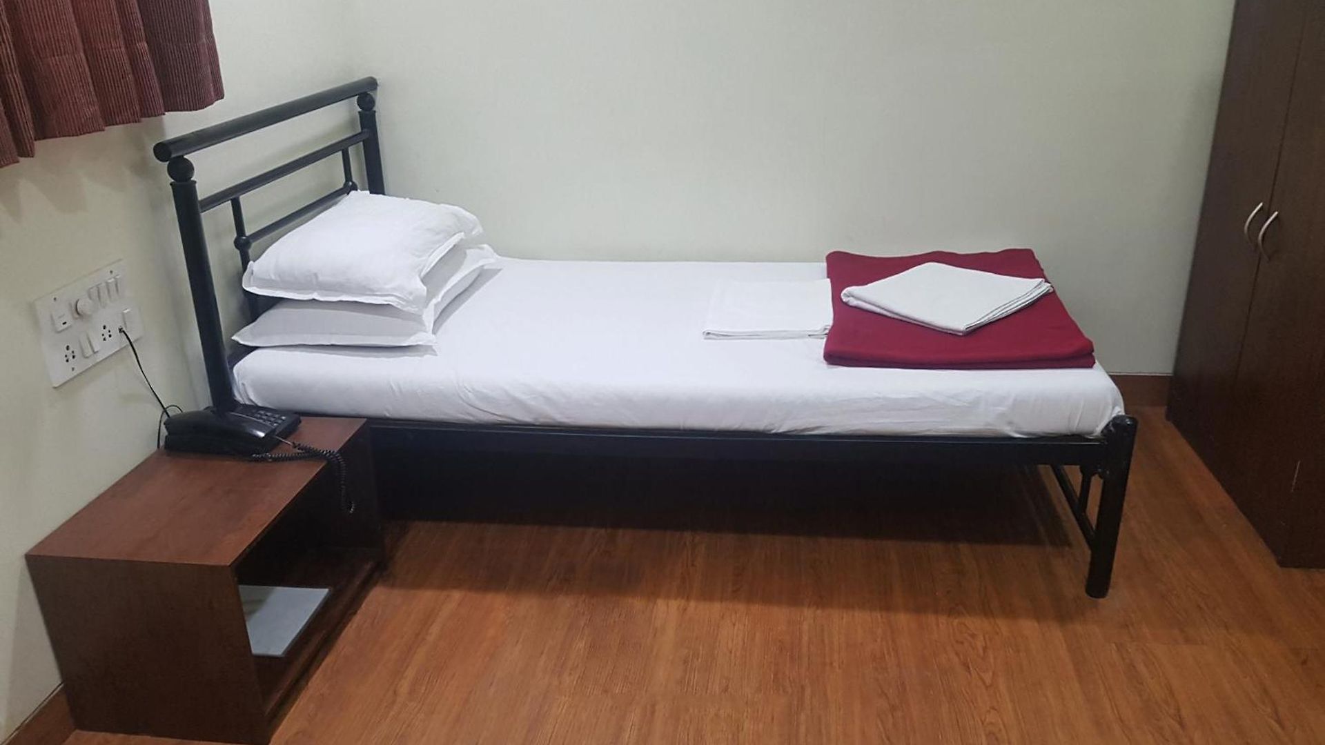 Hotel Kumkum 2*