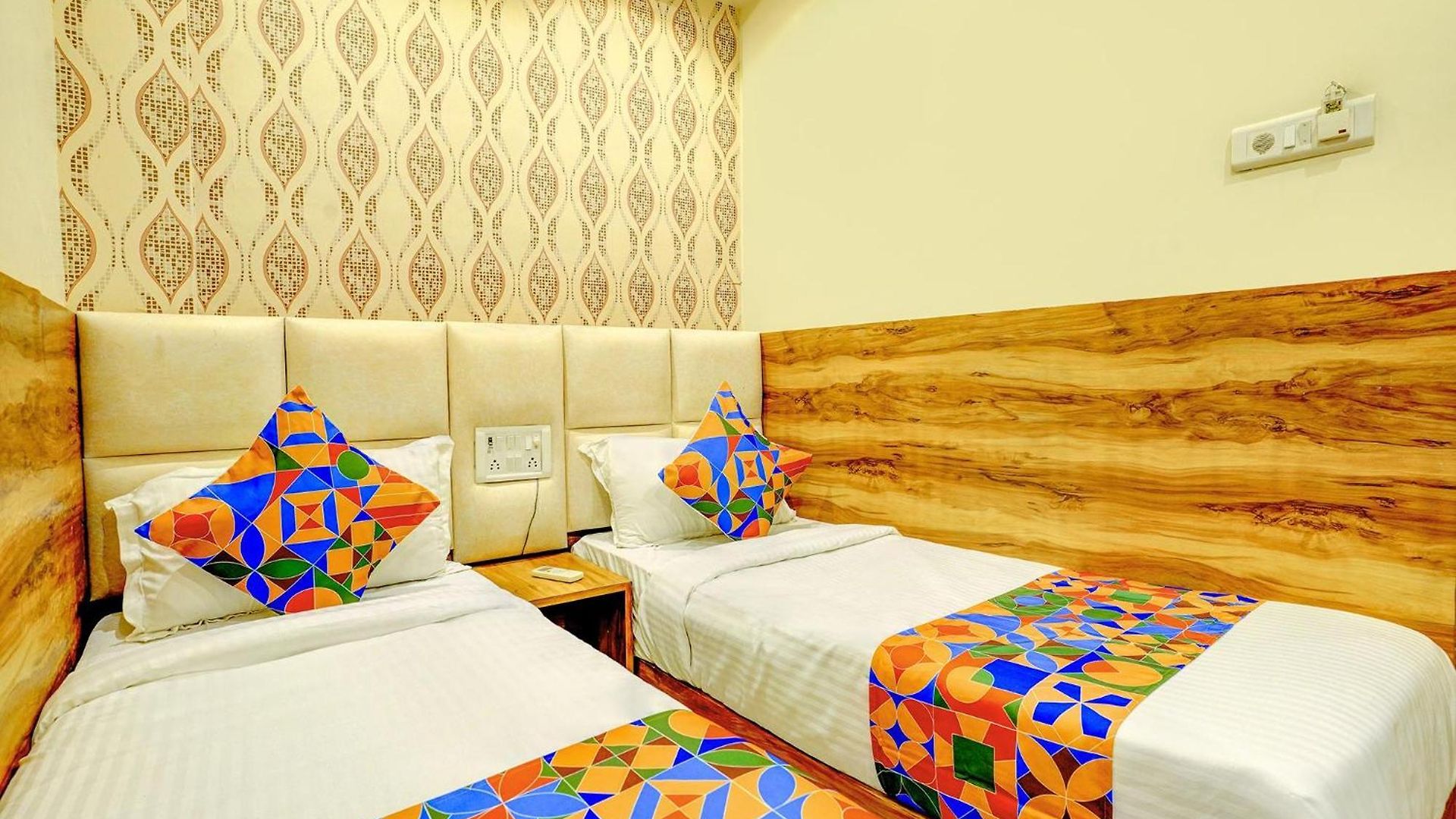 Hotel Amber Indore Palace