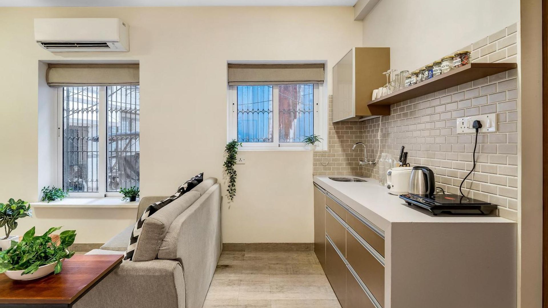 Maven 1bhk Khar W By The Company Bed & Breakfast