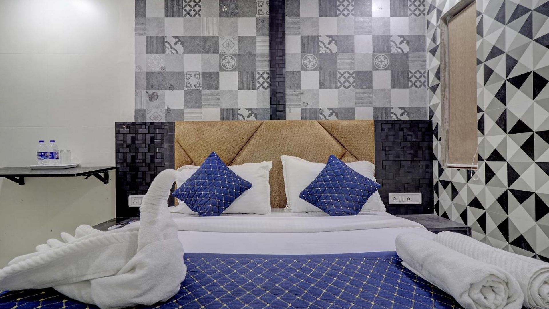 Parle Capsule hotel *