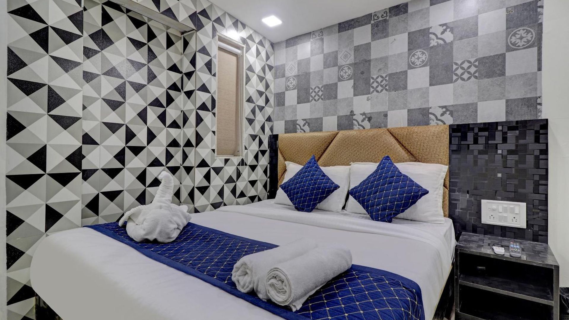 Capsule hotel Parle Mumbai