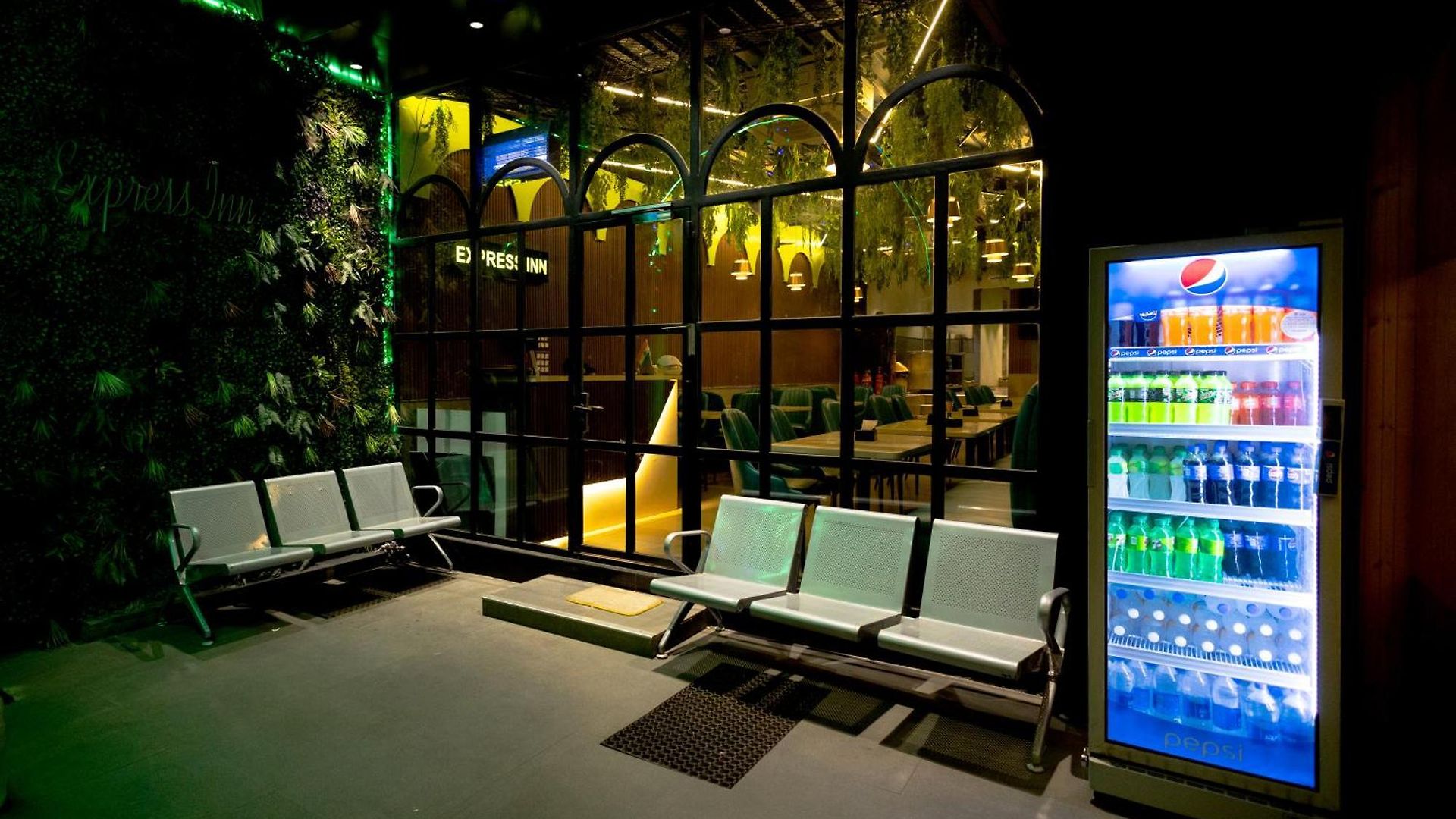 Golden Tulipz Hotel 3*