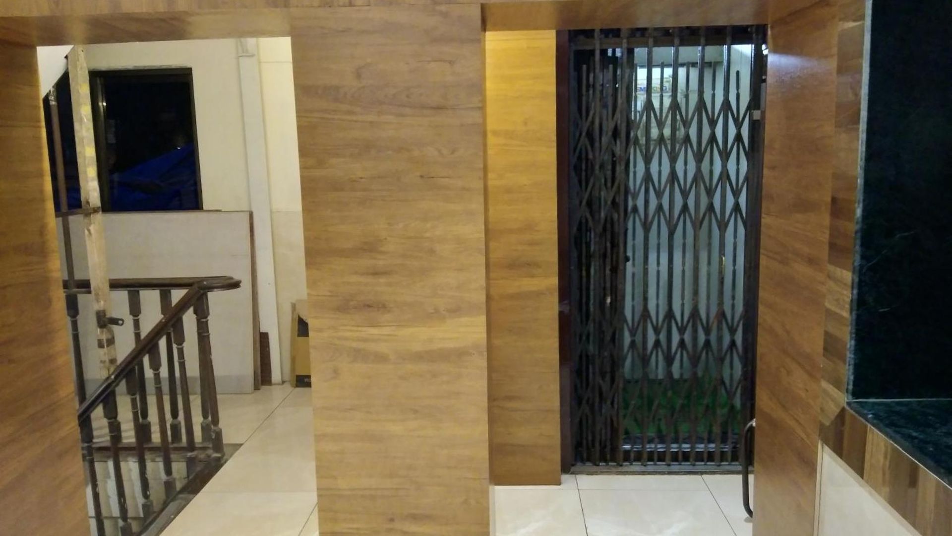 Rk Hotel-near Grant Road Railway Station 2*
