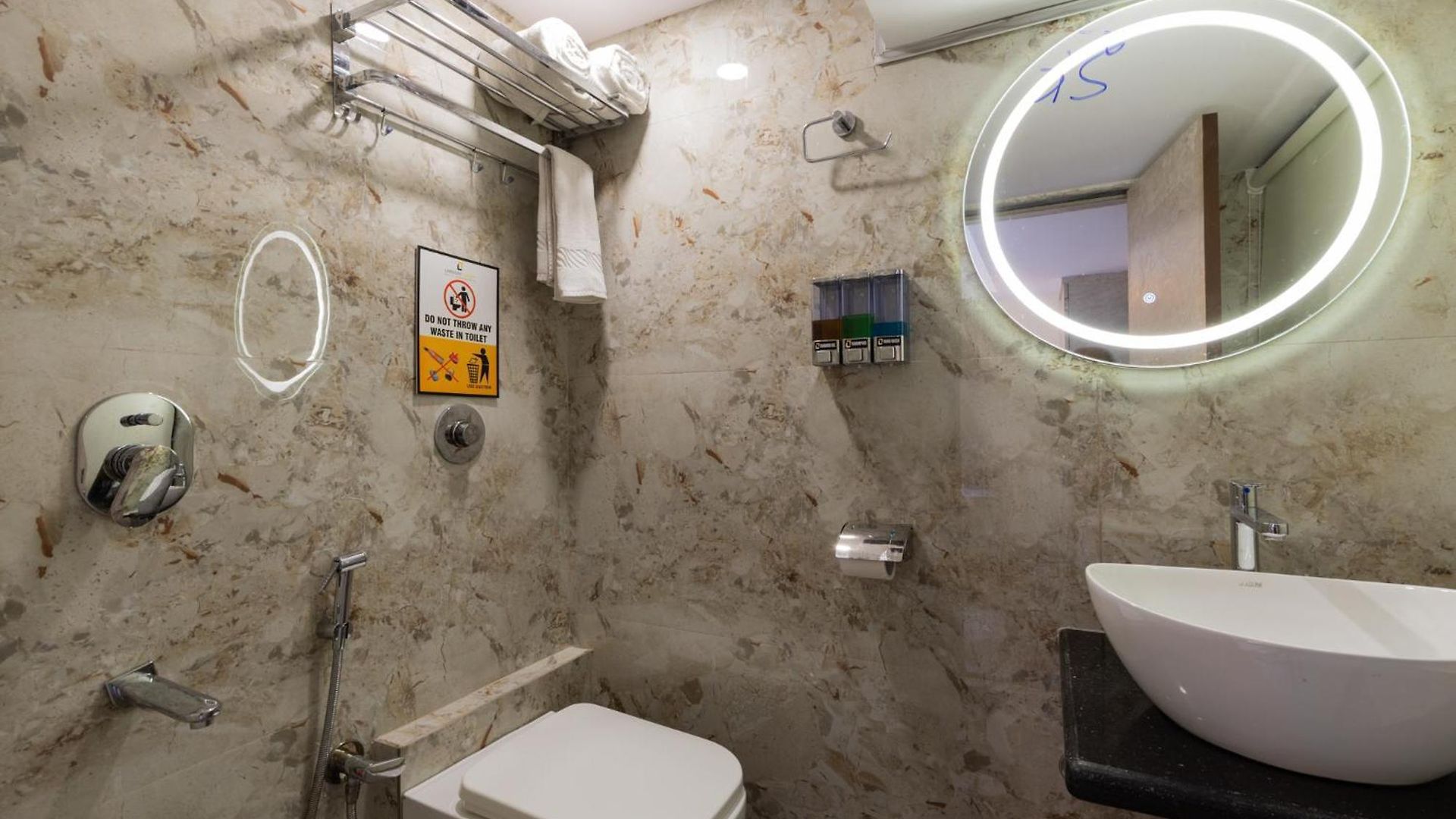 Hotel Larmont Luxury