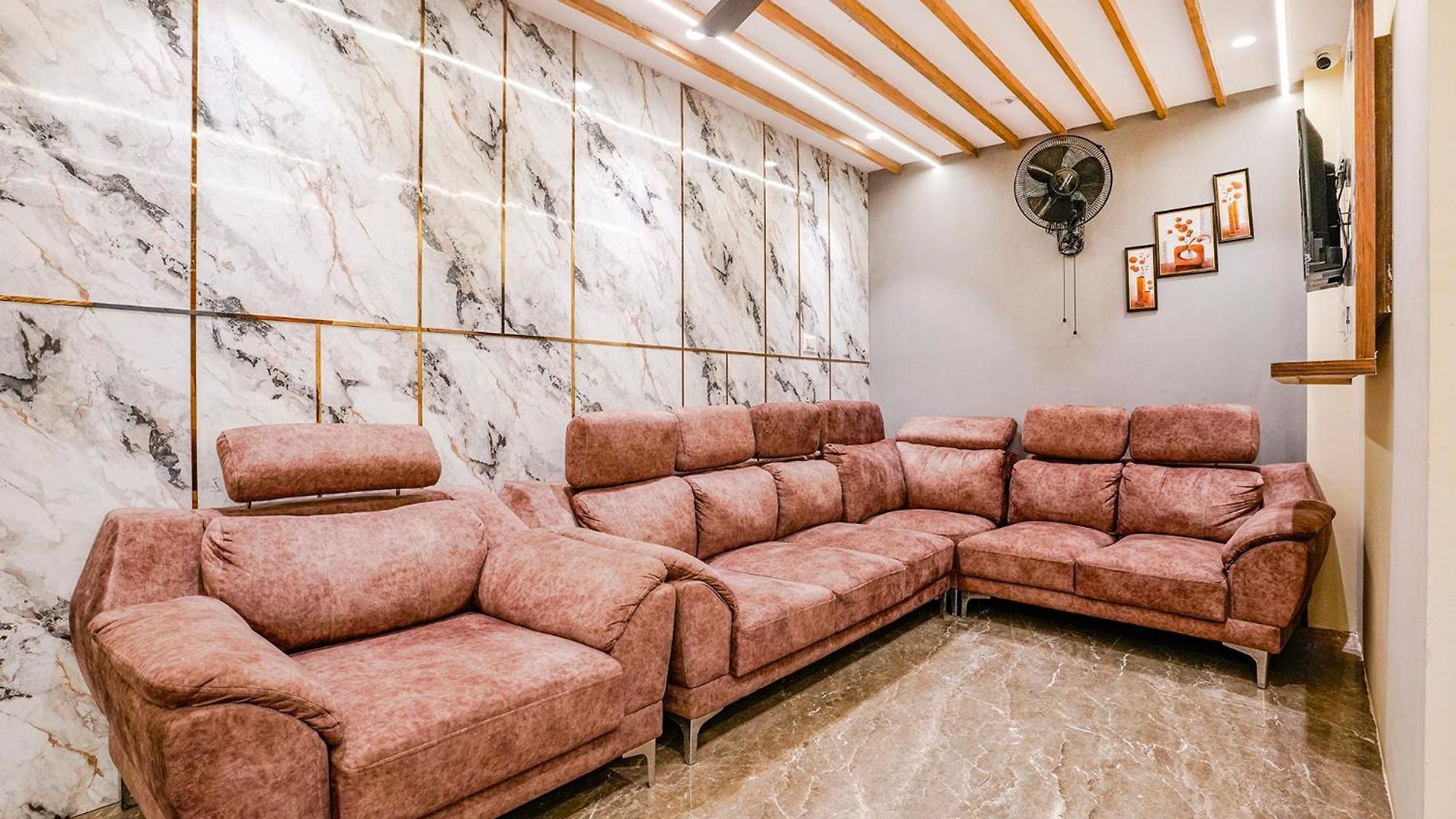 Fabhotel Grand Prime - Nr Nesco Exhibition Centre Hotel 3*