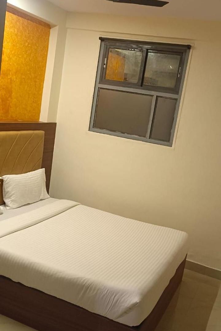 Le West Near Exhibition Center & Hotel 3*