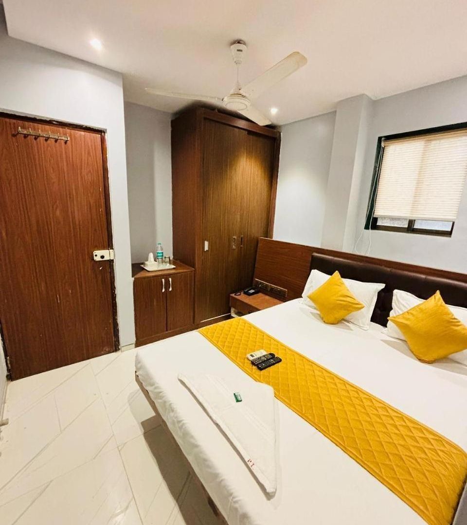 Glitz Powai - Nr Iit Hotel *