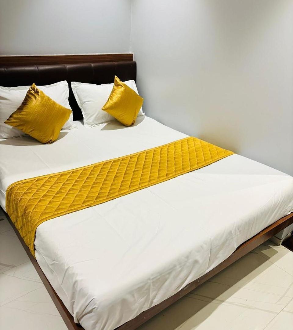 Hotel Glitz Powai - Nr Iit Mumbai