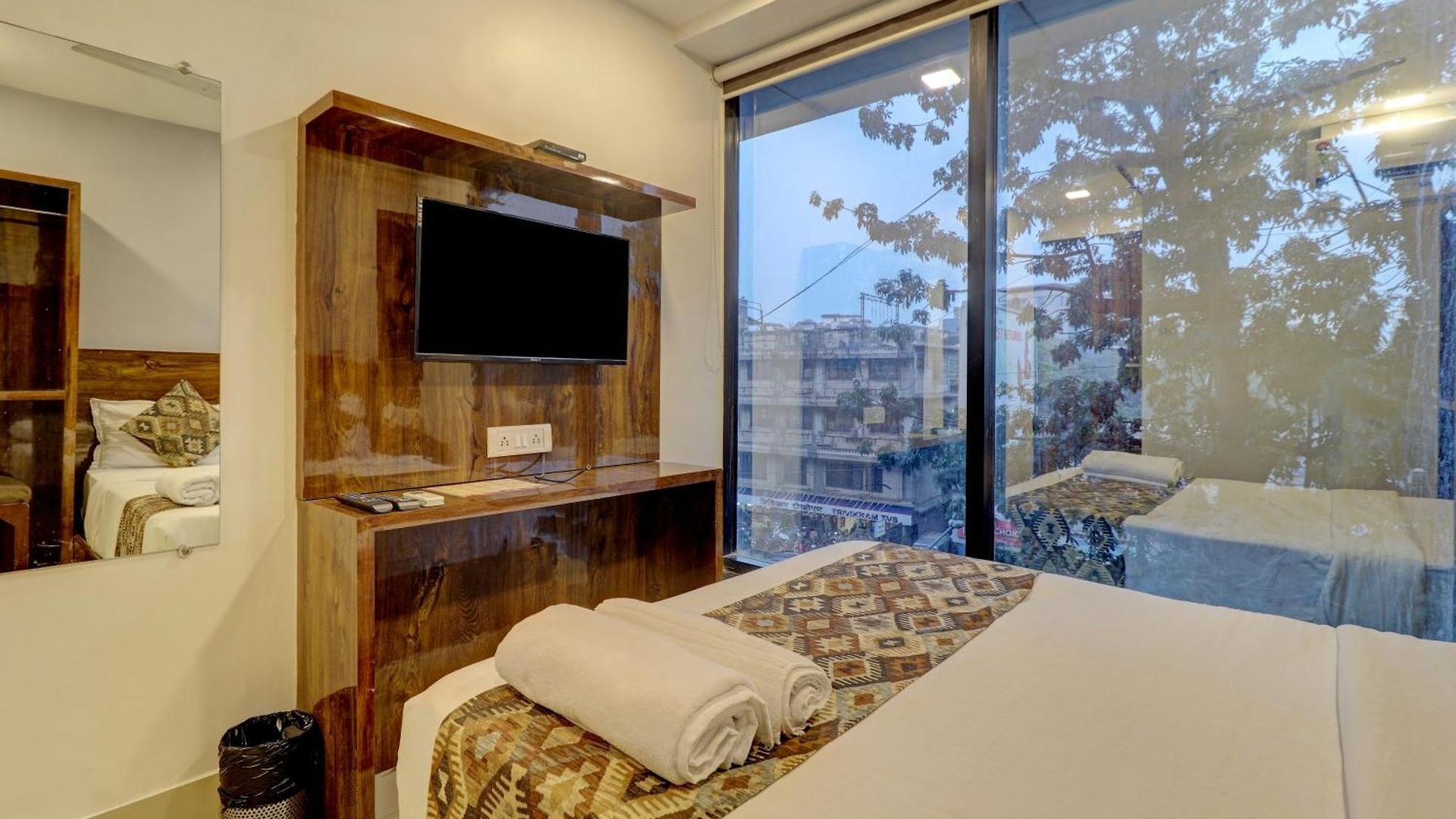 Merry Gold Hotel *