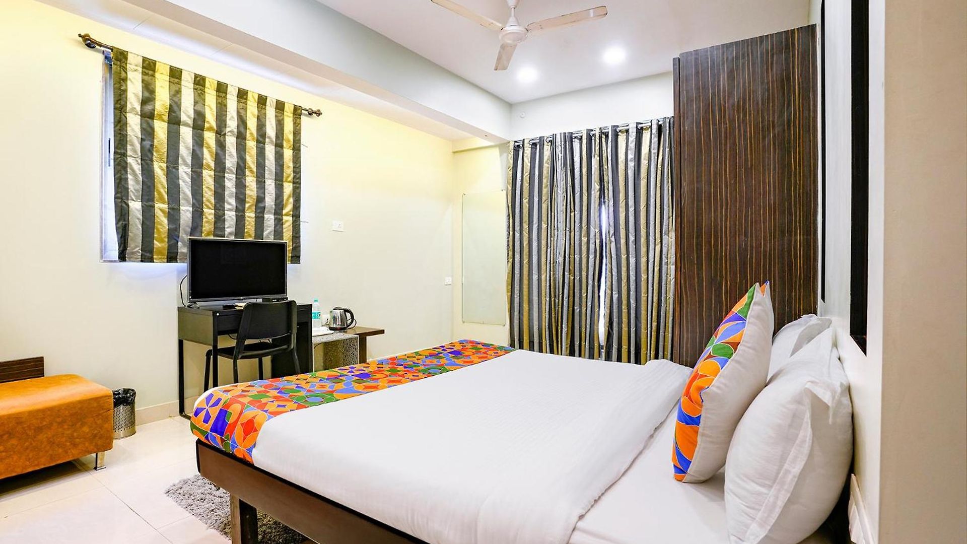Fabhotel Corporate Bandra Hotel 3*