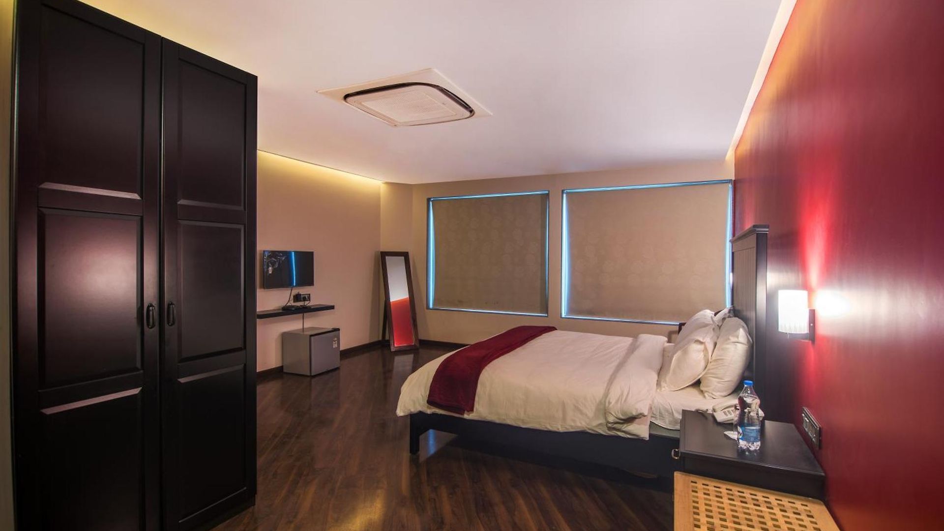 The V Sadan Bed & Breakfast