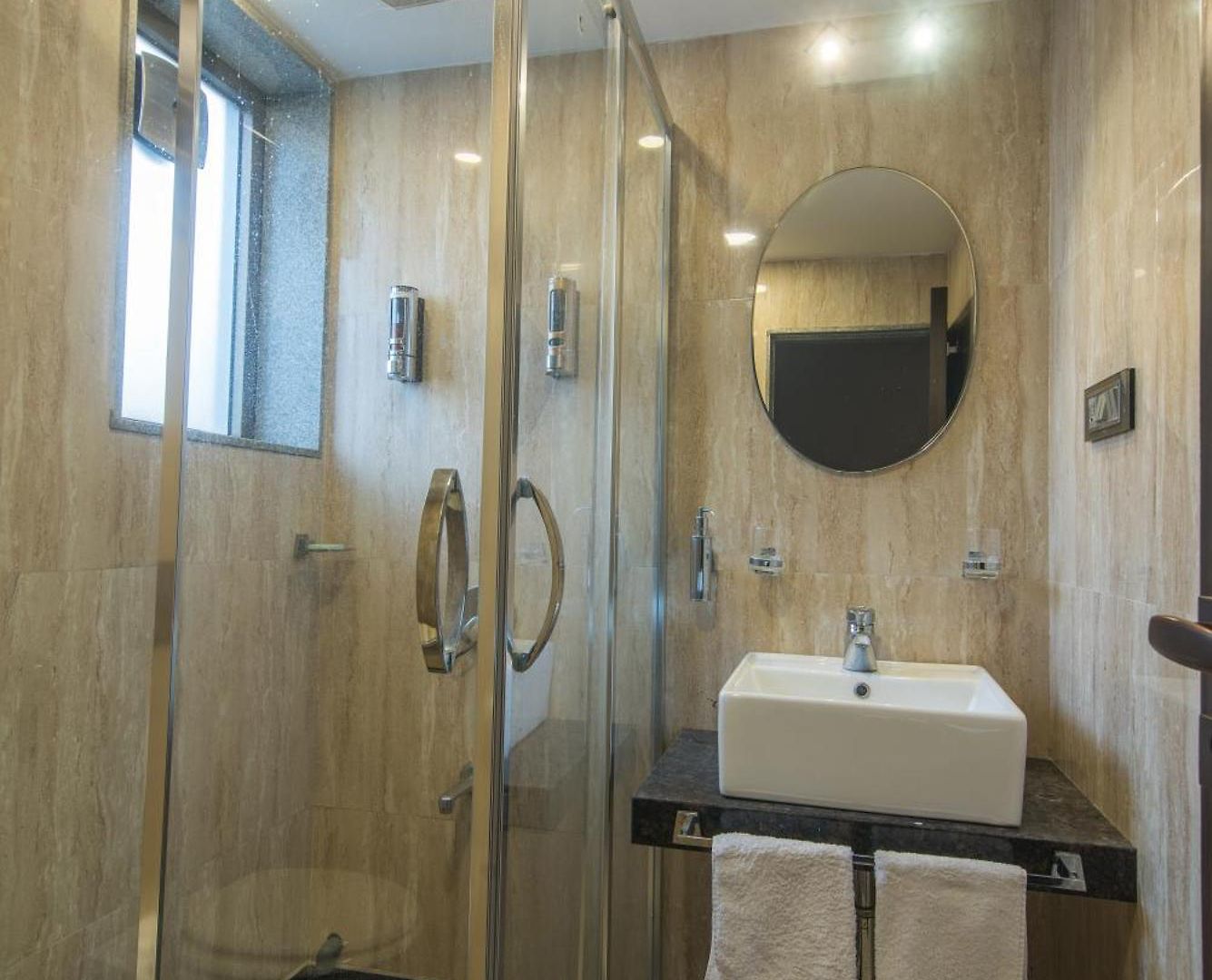 The V Sadan Bed & Breakfast 4*