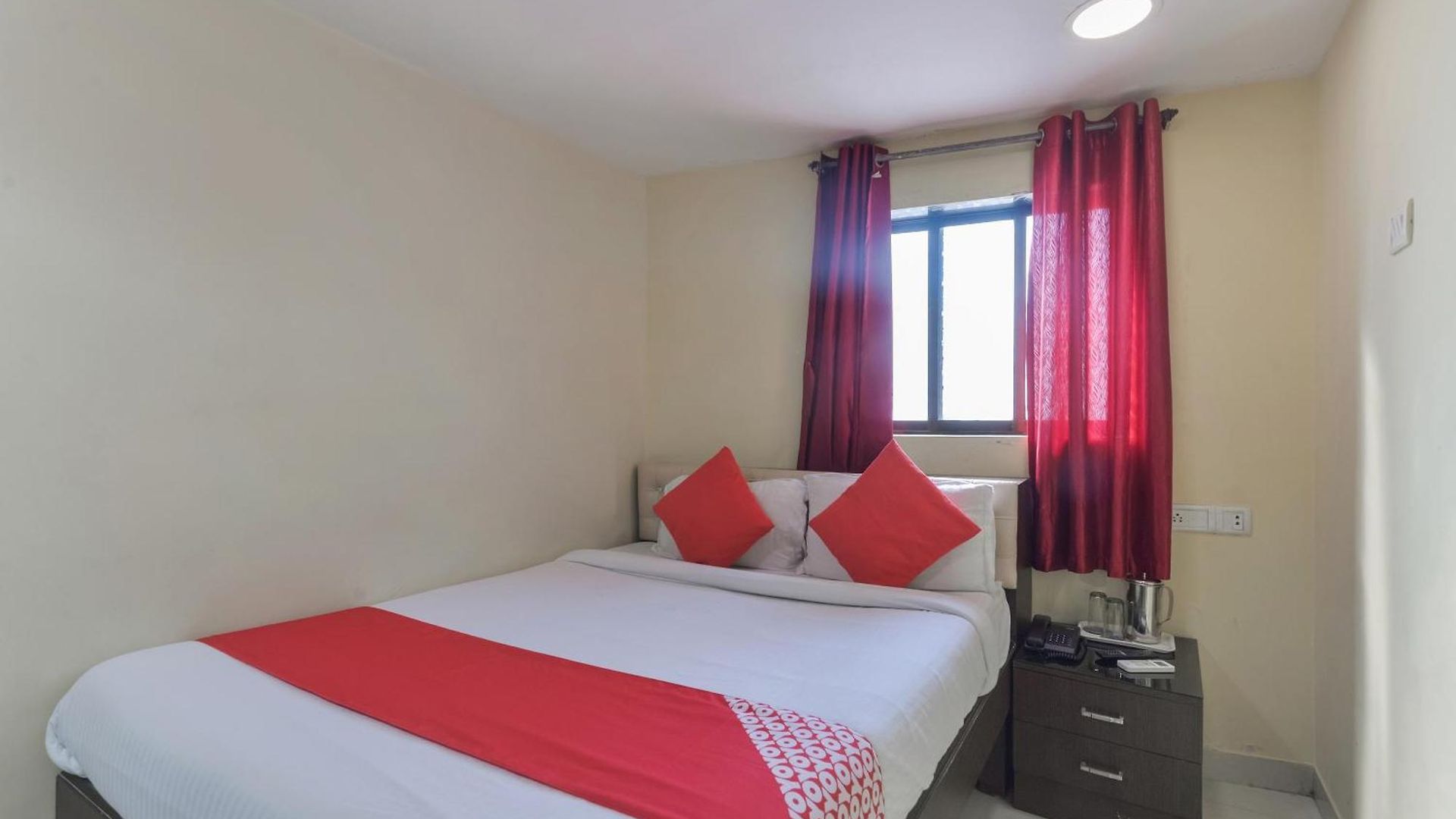 Hotel O By Oyo Ak Palace Near Chhatrapati Shivaji International Airport