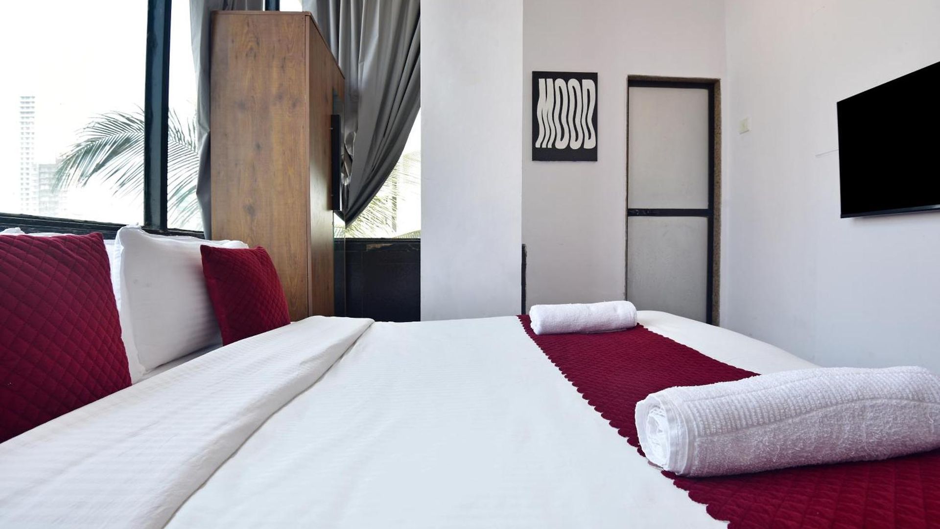 Hsquare West Wind Hotel *