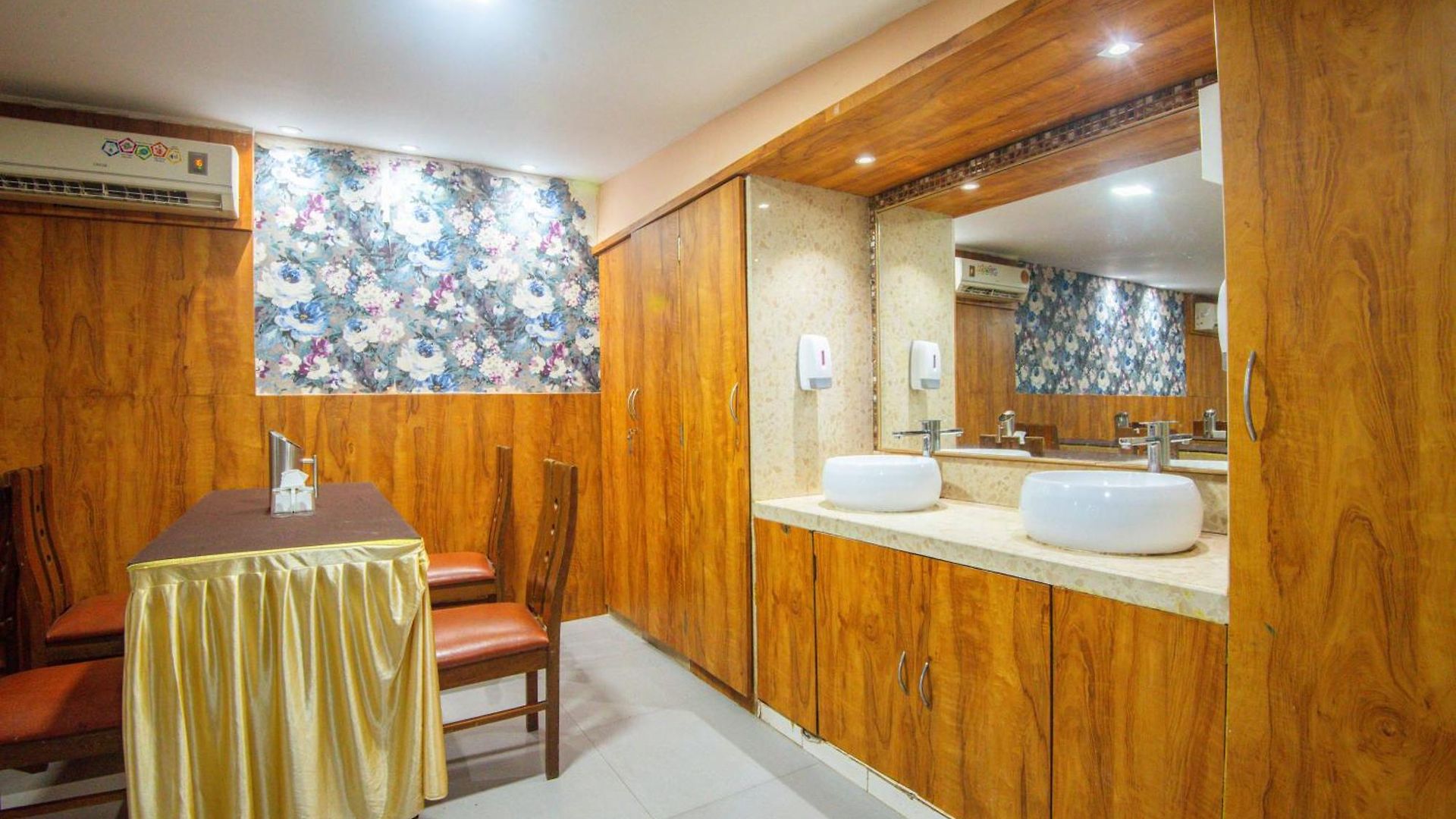 Hotel Treebo Anam International