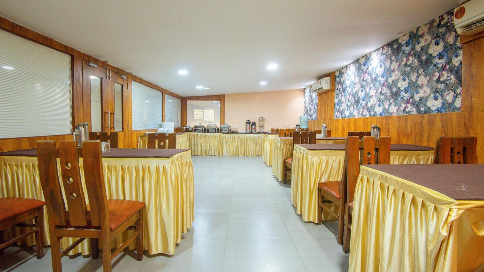 Treebo Anam International Hotel 3*