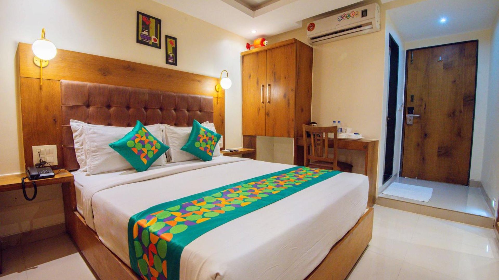 Treebo Anam International 3*