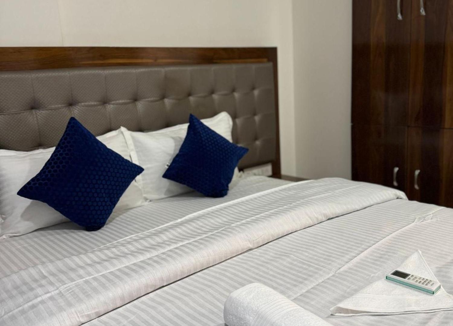 Luna Spaces- Blues Nr International Airport Mumbai