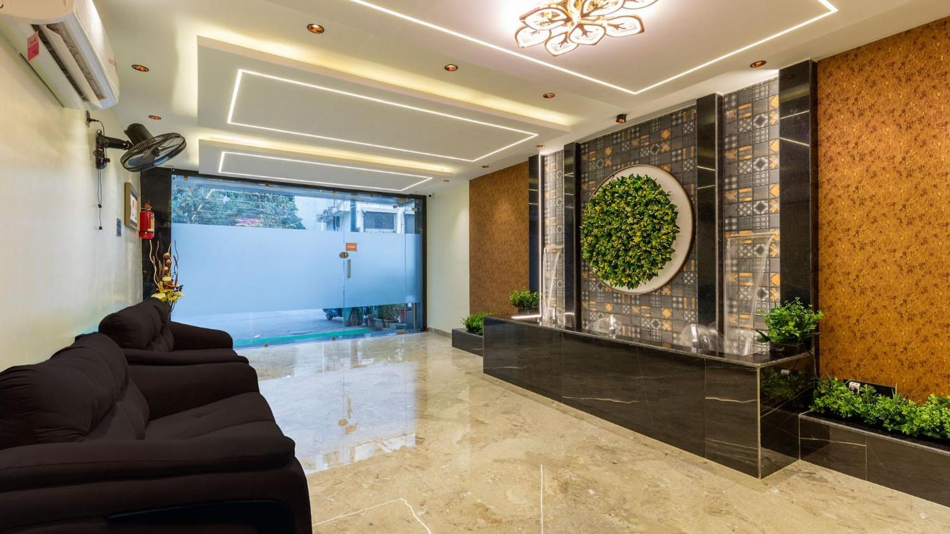 Zara International Hotel 3*