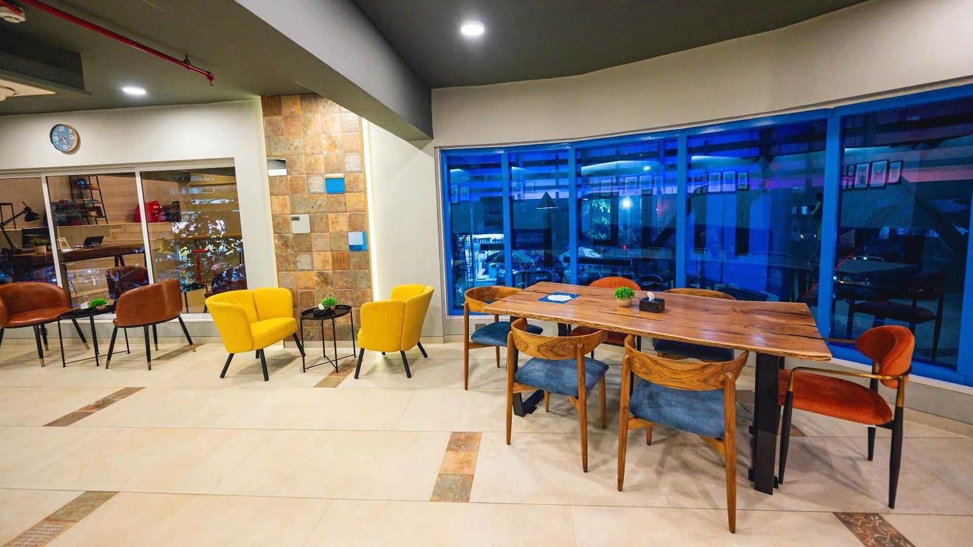Hotel Indie Studios, Chembur