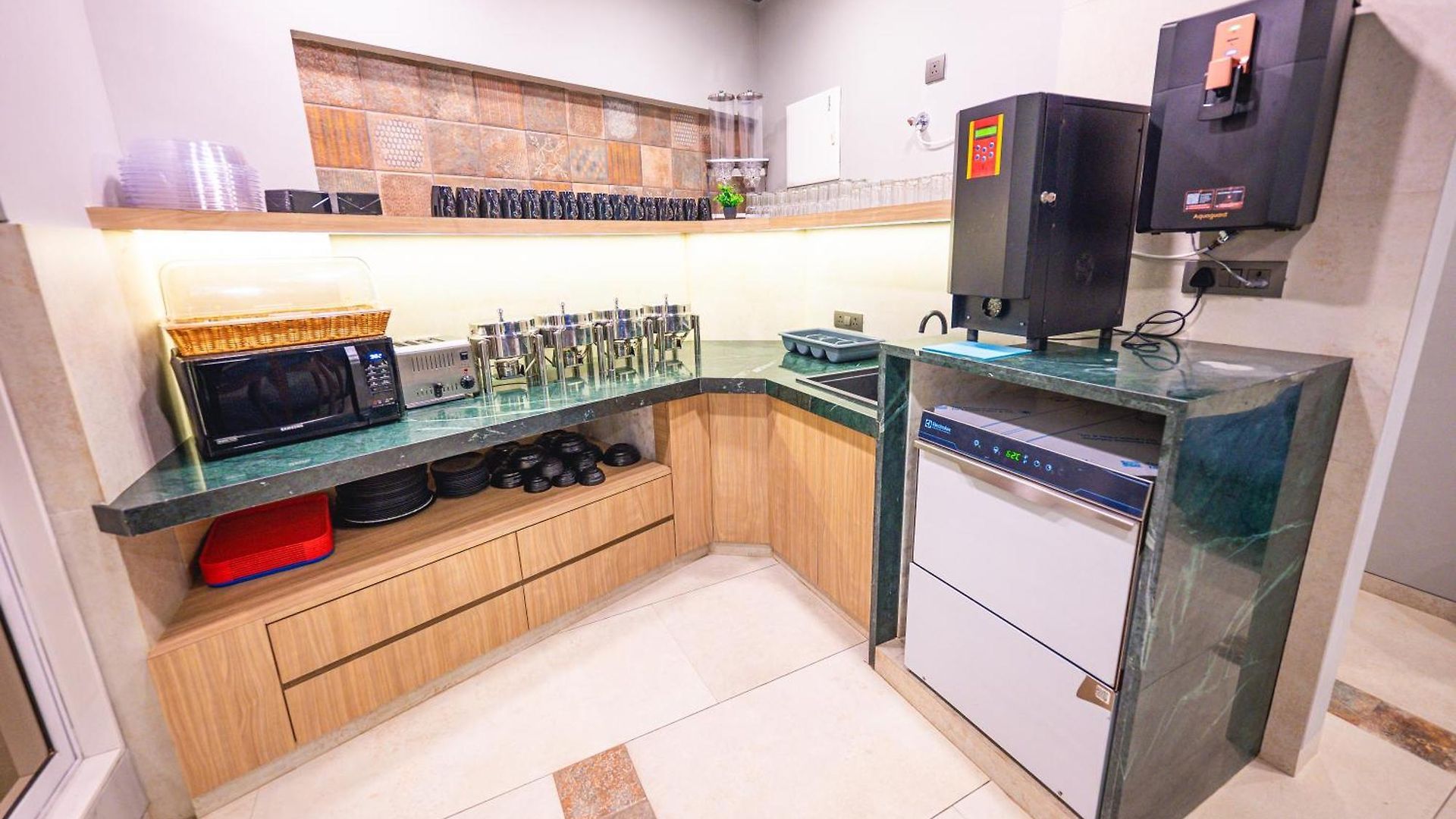 Indie Studios, Chembur Hotel 3*