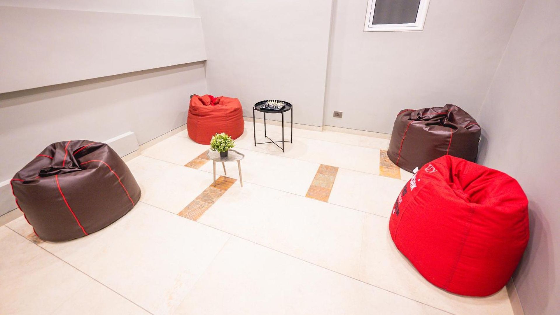 Indie Studios, Chembur Hotel Mumbai